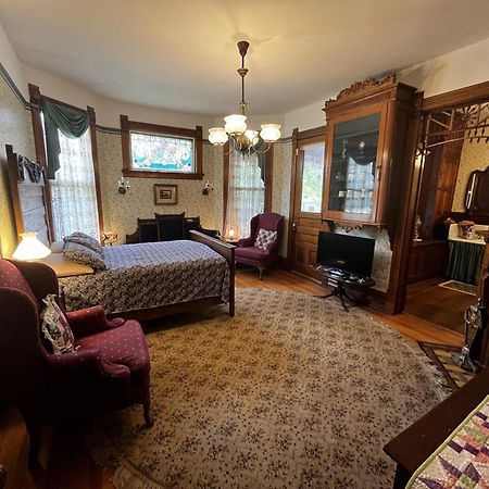 Innisfree Bed & Breakfast South Bend Bagian luar foto