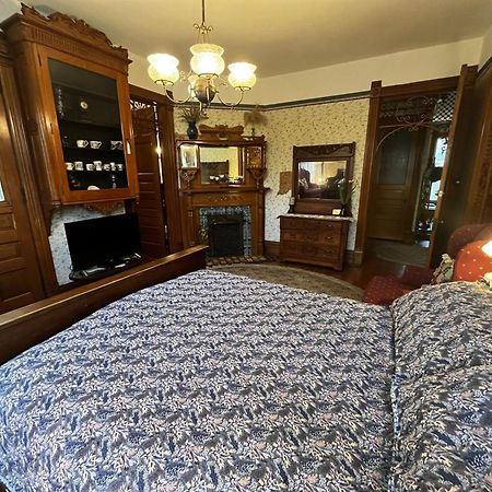 Innisfree Bed & Breakfast South Bend Bagian luar foto