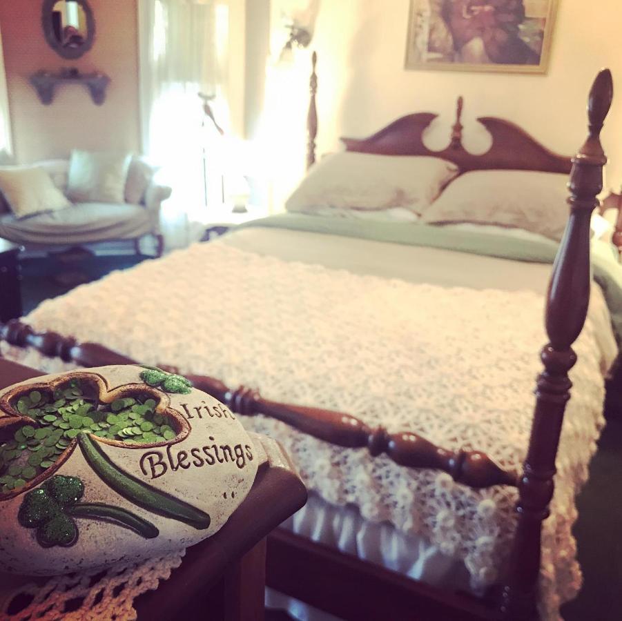 Innisfree Bed & Breakfast South Bend Bagian luar foto