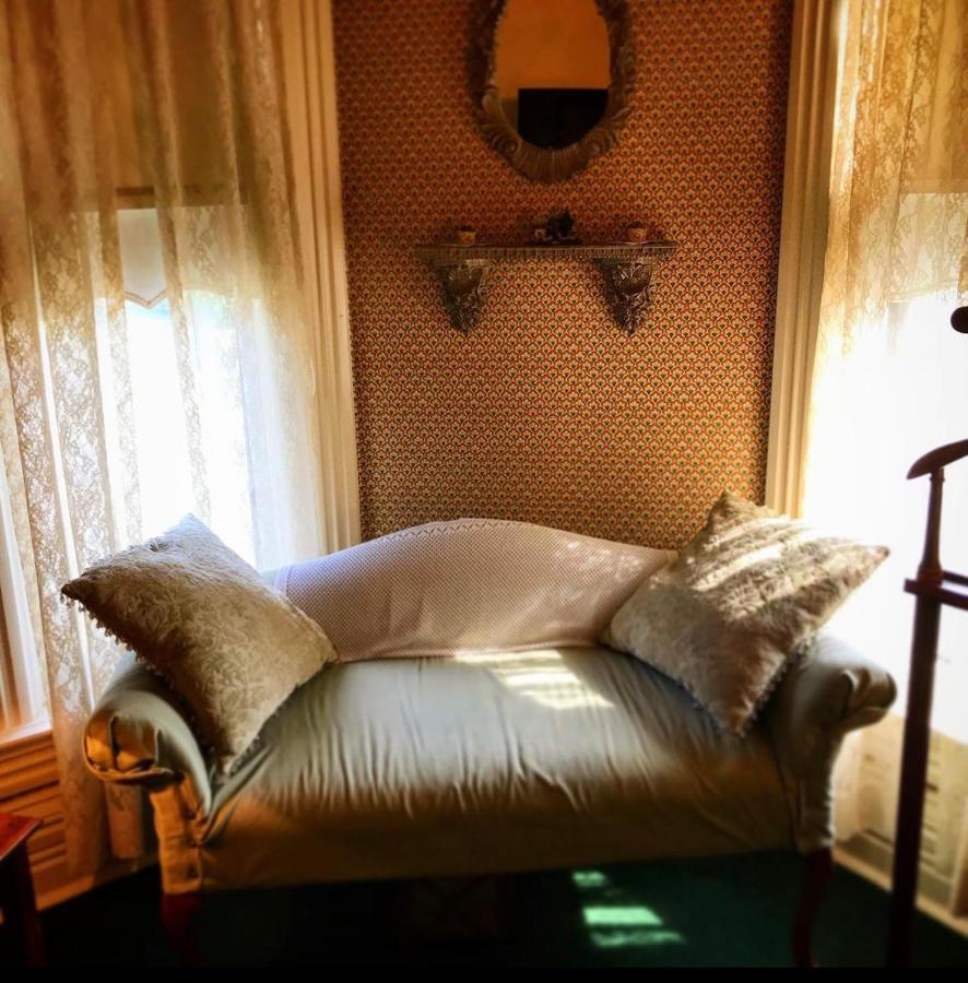 Innisfree Bed & Breakfast South Bend Bagian luar foto