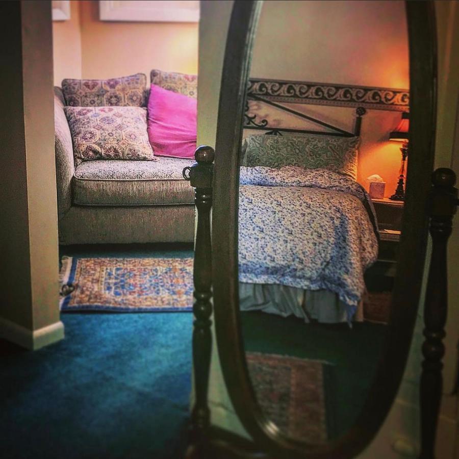 Innisfree Bed & Breakfast South Bend Bagian luar foto
