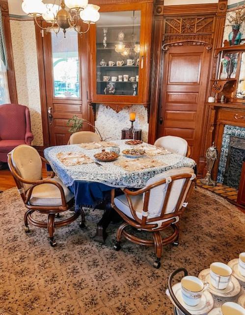 Innisfree Bed & Breakfast South Bend Bagian luar foto