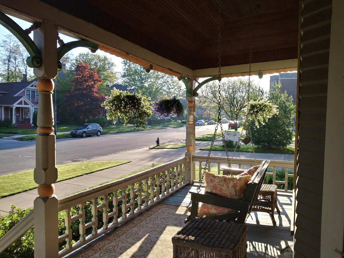 Innisfree Bed & Breakfast South Bend Bagian luar foto